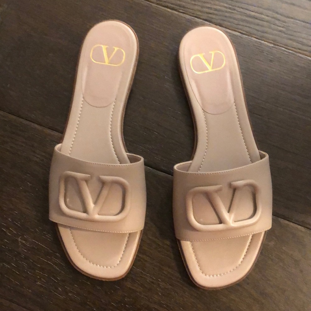 Like new Valentino sandals!